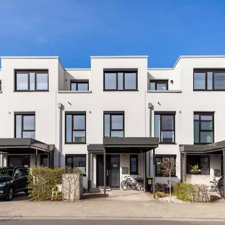 Beautiful Room With Balcony Direction To Messe Hannover Exterior photo