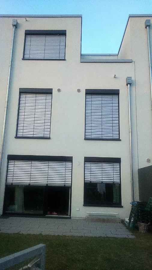Beautiful Room With Balcony Direction To Messe Hannover Exterior photo